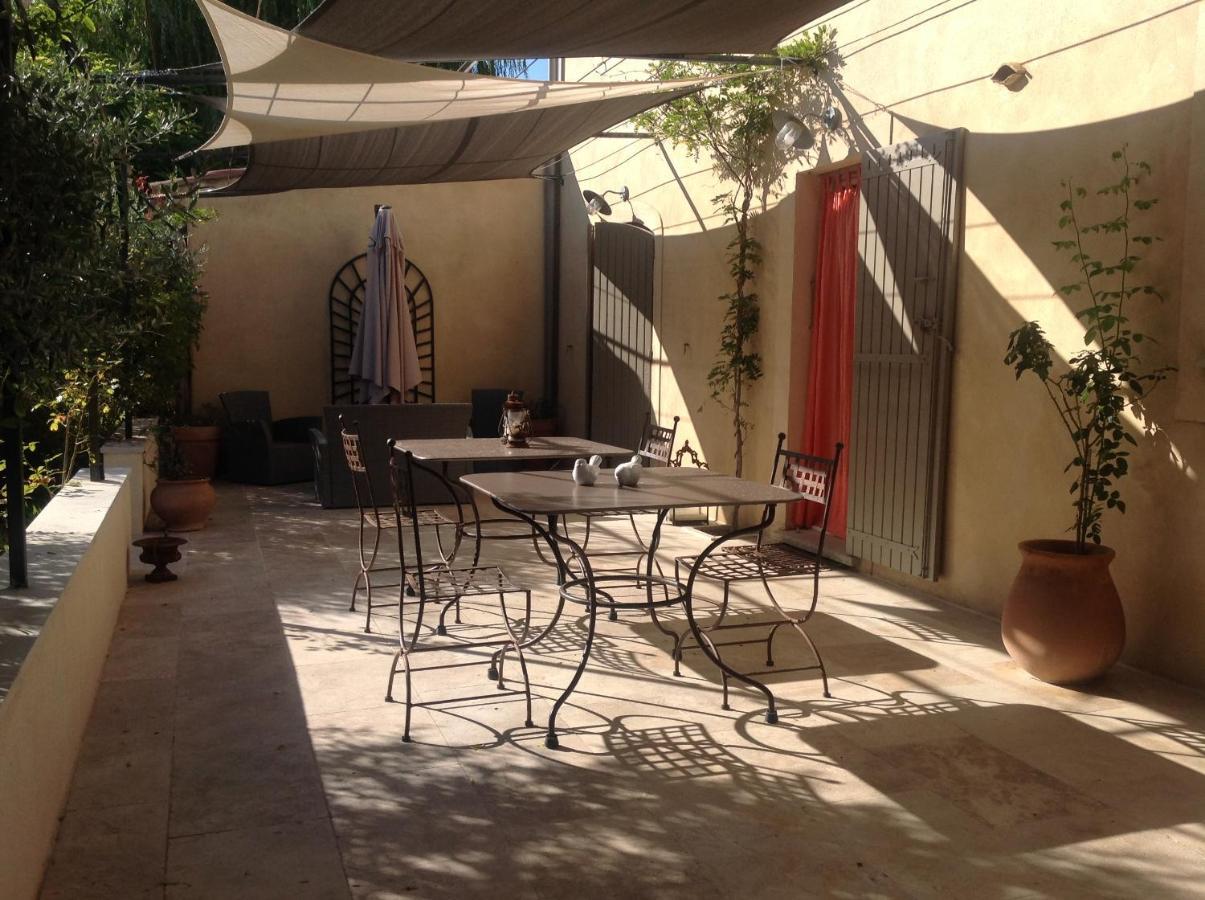 Bed and Breakfast Jardin D'Antan Ansouis Exterior foto