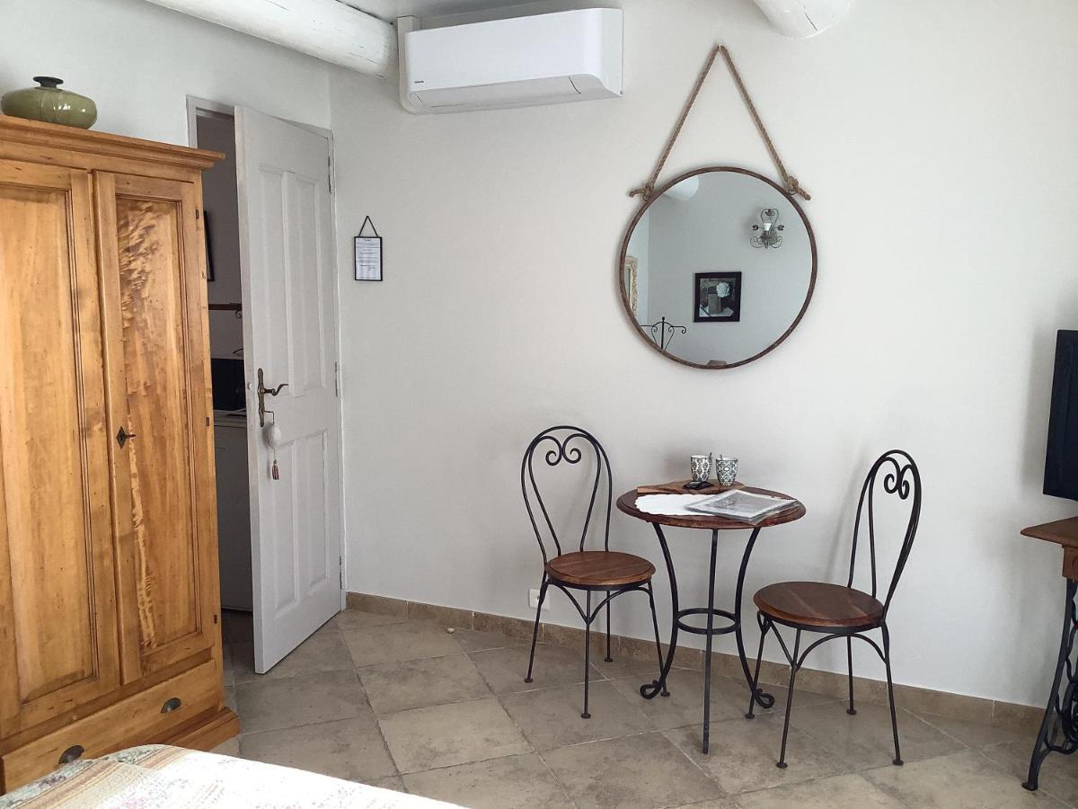 Bed and Breakfast Jardin D'Antan Ansouis Exterior foto