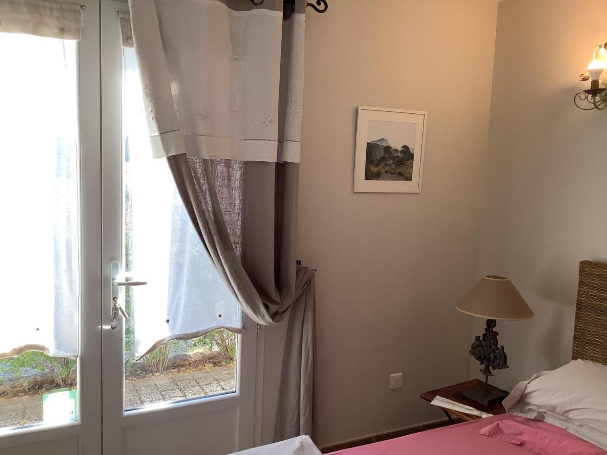 Bed and Breakfast Jardin D'Antan Ansouis Exterior foto