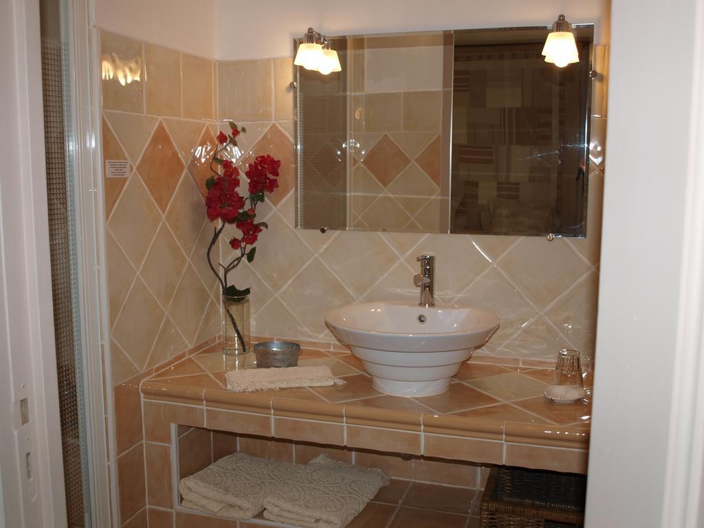 Bed and Breakfast Jardin D'Antan Ansouis Exterior foto